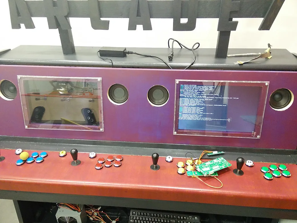 Both screens booting